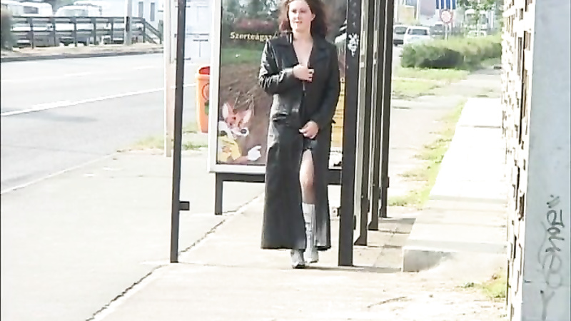Public Piss Girls No.16