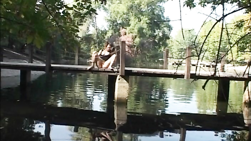 Public Piss Girls No.1